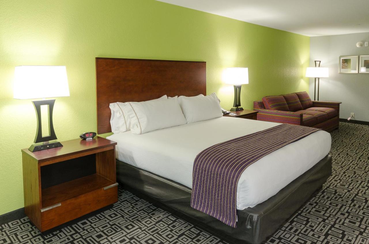 Holiday Inn Express Hickory - Hickory Mart By Ihg Esterno foto