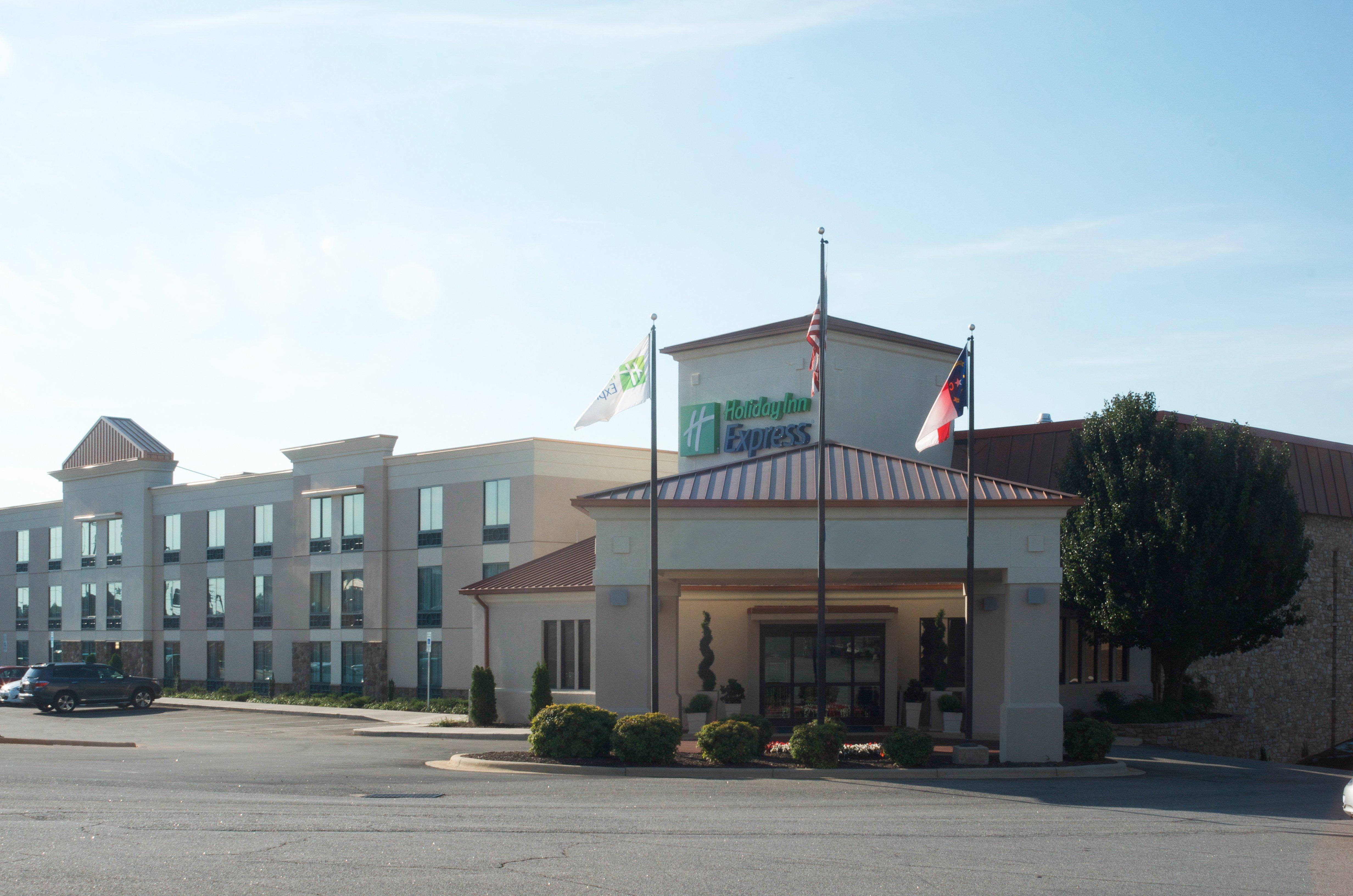 Holiday Inn Express Hickory - Hickory Mart By Ihg Esterno foto