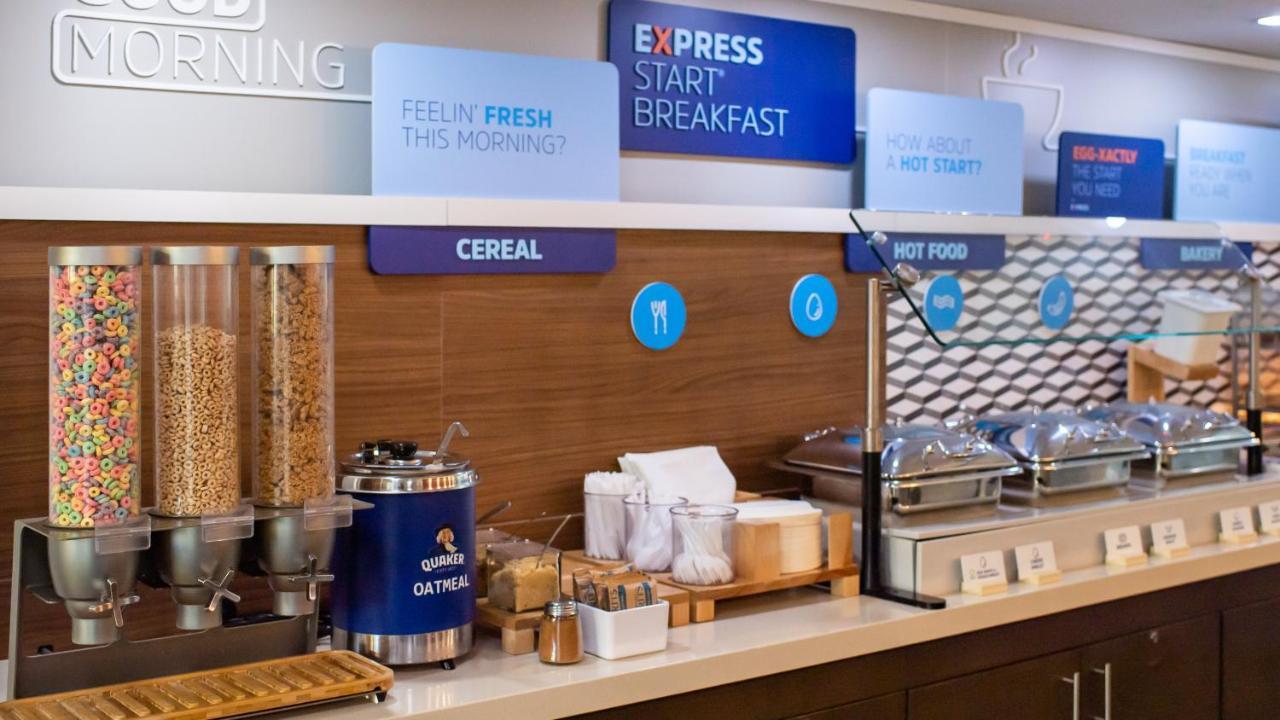 Holiday Inn Express Hickory - Hickory Mart By Ihg Esterno foto