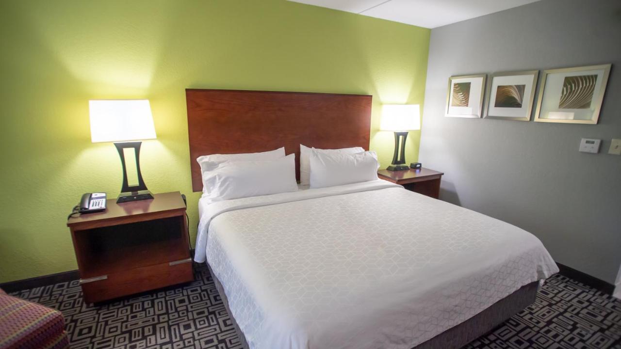 Holiday Inn Express Hickory - Hickory Mart By Ihg Esterno foto