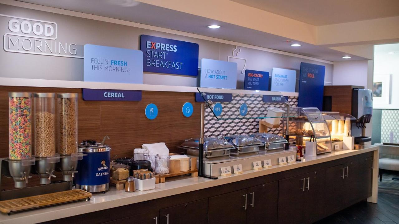 Holiday Inn Express Hickory - Hickory Mart By Ihg Esterno foto